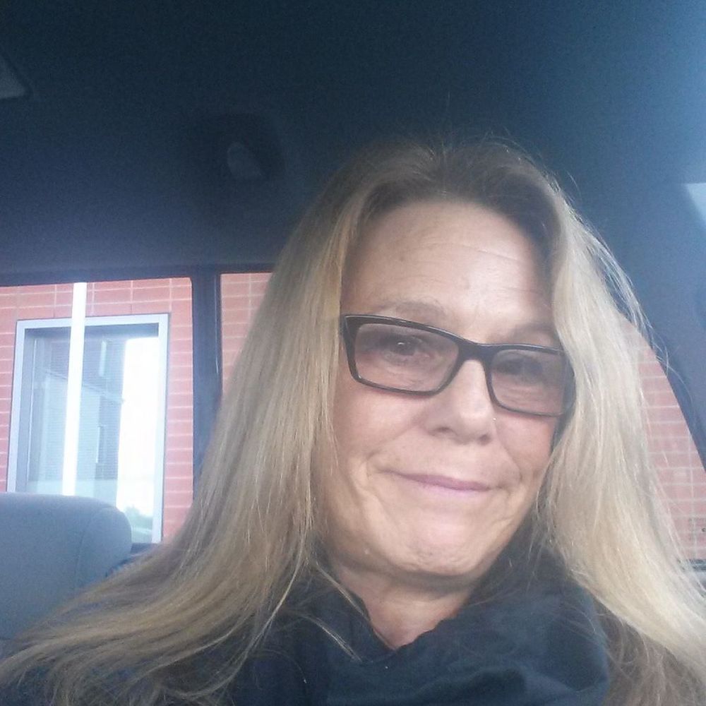 Meet your Posher, Debi
